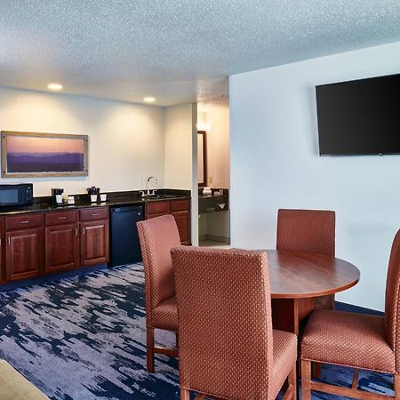 Fairfield Inn & Suites Detroit Livonia Exterior photo