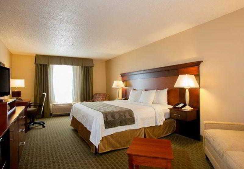 Fairfield Inn & Suites Detroit Livonia Exterior photo