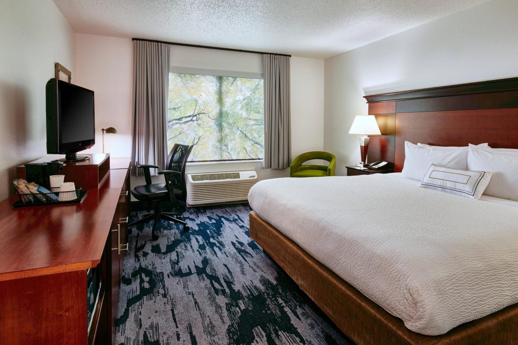 Fairfield Inn & Suites Detroit Livonia Exterior photo